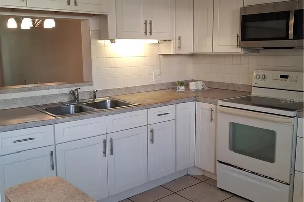 831 MAPLE CT 103