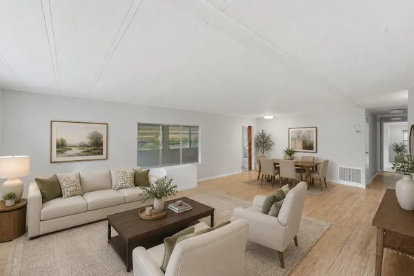 4128 WOODLAND CIR