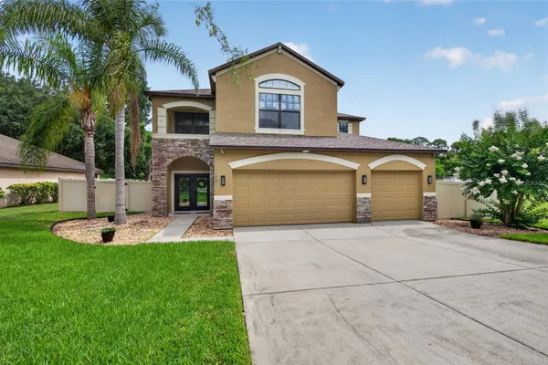 1801 WATERSIDE OAKS DR