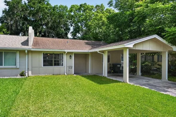 912 ROYAL OAK CT