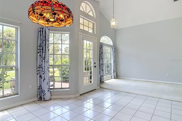 390 MAGNOLIA PL