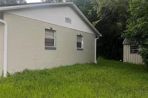 833 LONGVIEW AVE