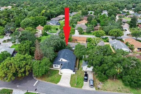 5 WINDING WOODS TRL