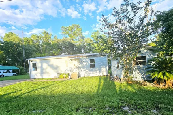 208 PINE TREE TRL