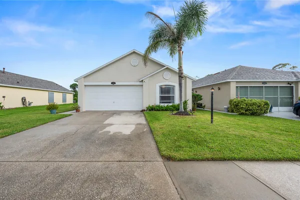 2054 MAJESTIC PINE CT