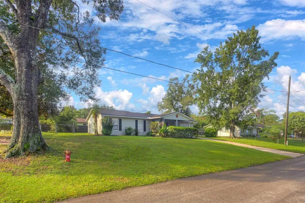 569 SIDNEY DR
