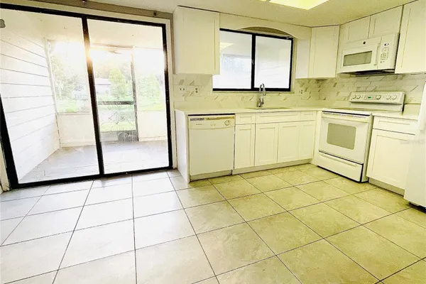 1420 RIDGE LAKE CT