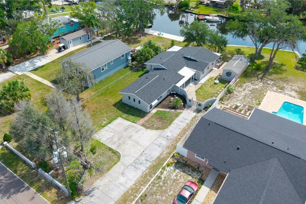 5822 RIVER RD