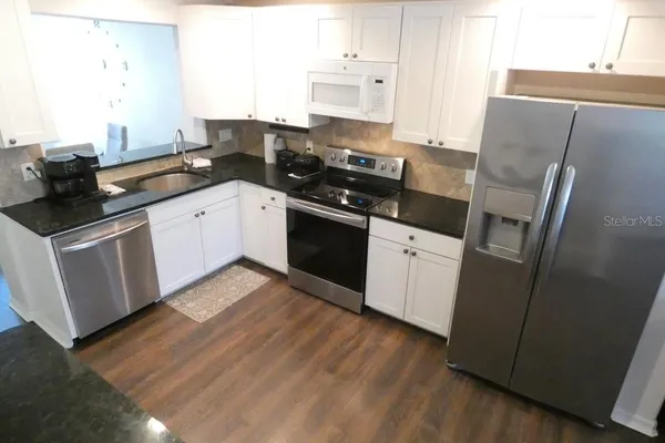 2554 SEA WIND WAY