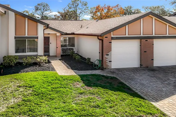 7385 CRESTWOOD DR
