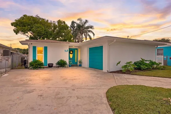 4920 PELICAN DR
