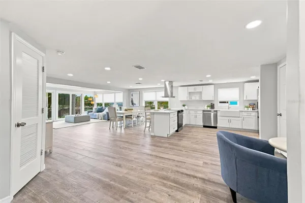 4920 PELICAN DR