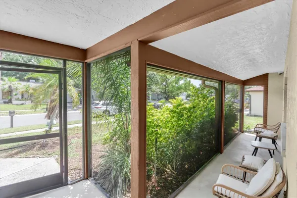 914 HARBOR CIR