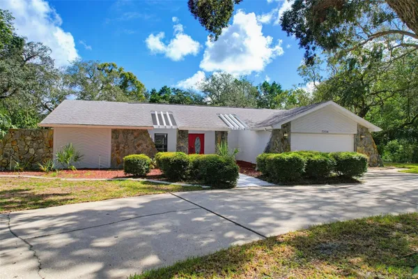 7256 ROYAL OAK DR