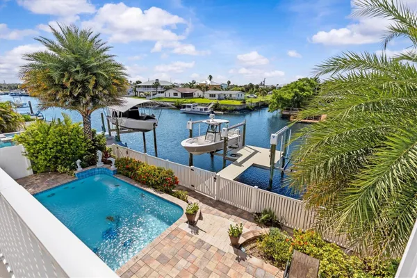 4030 GULF COAST DR