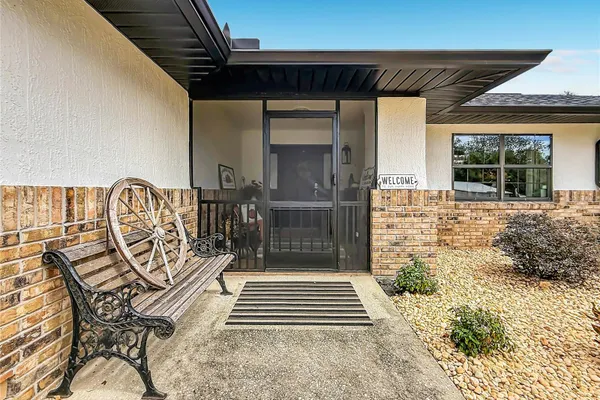9238 TREE TOP LN