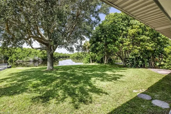1285 DRIFTWOOD DR