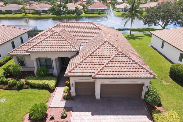 11341 REFLECTION ISLES BLVD