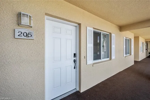 19870 BRECKENRIDGE DR 205