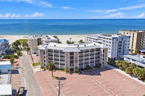 2580 ESTERO BLVD 15