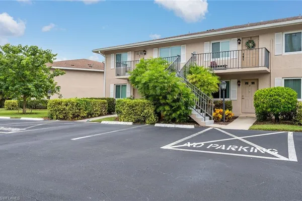 160 PALM DR 5