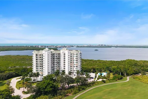 4811 ISLAND POND CT 801