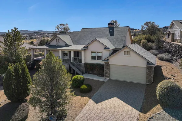 253 THOROUGHBRED DR