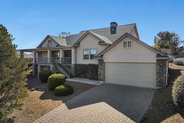 253 THOROUGHBRED DR
