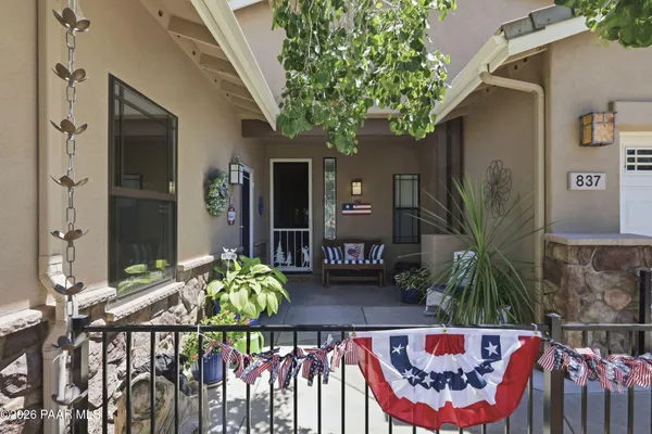 837 BROOKLINE DR
