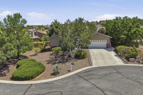 837 BROOKLINE DR