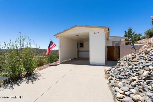2225 HILLSIDE LOOP RD