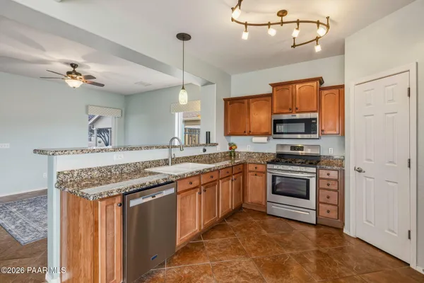 558 N CASA BELLA AVE