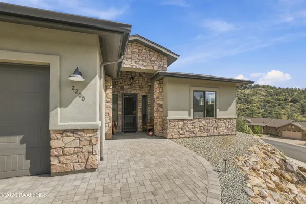 2200 LE LOUP DR