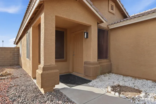 16940 N BRIARWOOD DR