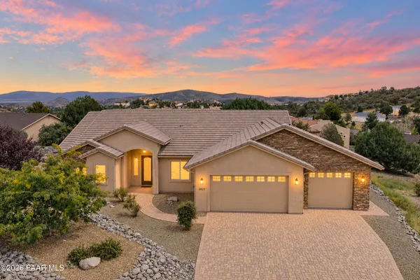 1921 PINNACLE LN