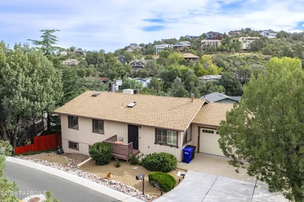 551 EASTWOOD DR