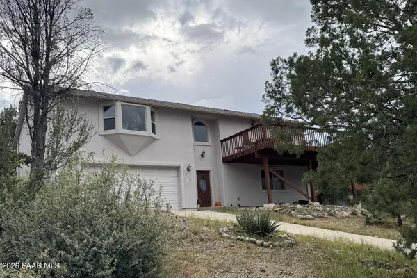 526 EASTWOOD DR