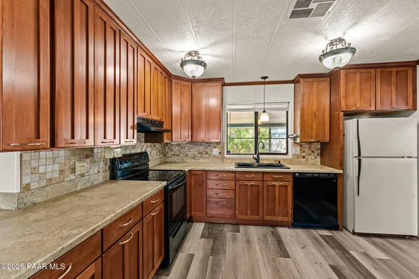 2069 W SMOKETREE DR