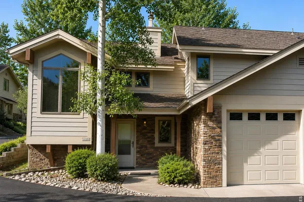 880 CRABAPPLE LN