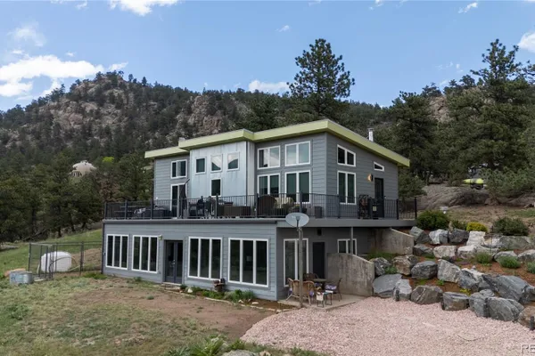 1404 ROWELL DR