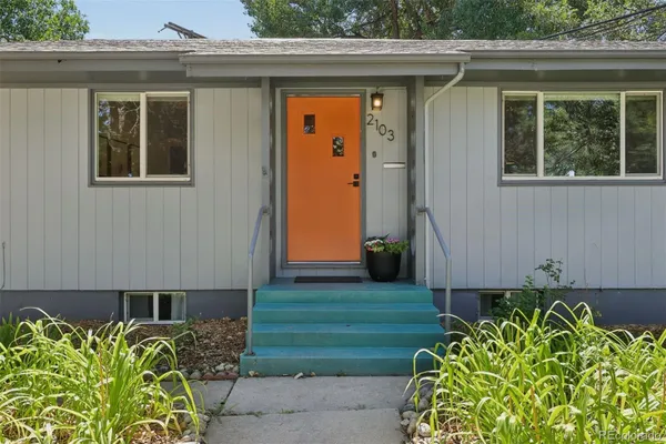 2103 PASEO RD