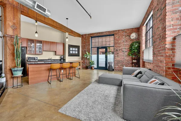 2500 WALNUT ST 102
