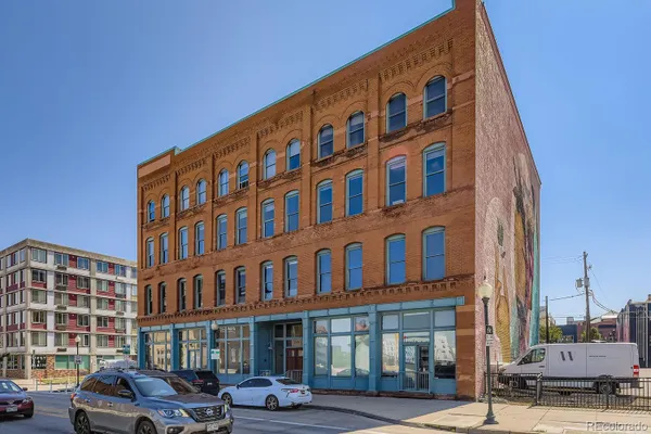 2560 BLAKE ST 205