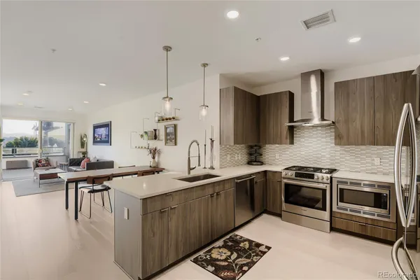 1616 S BROADWAY 202