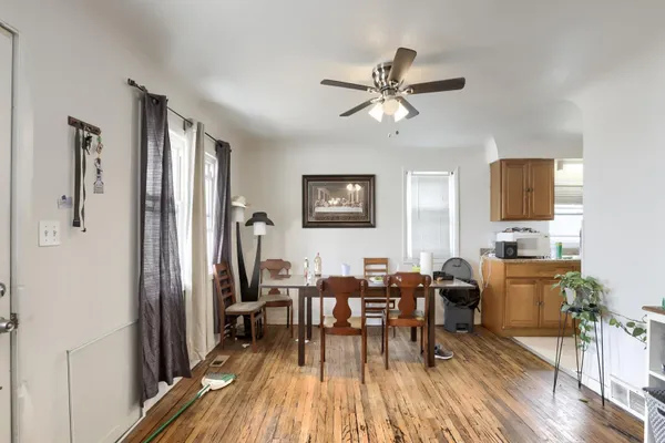 216 5TH AVE