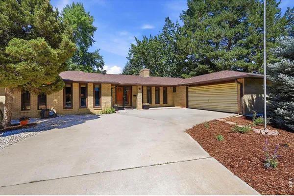 1843 JEWEL DR