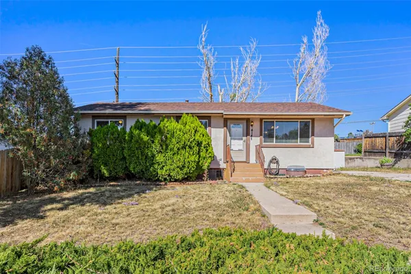 414 MAPLEWOOD DR