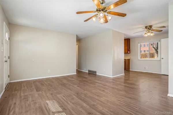 414 MAPLEWOOD DR