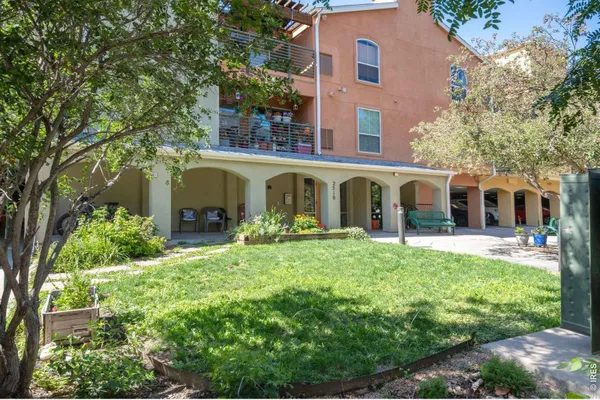 2510 TAFT DR 300
