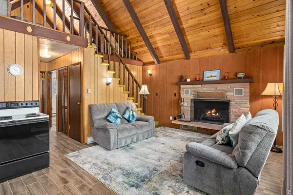 39 HICKORY DR